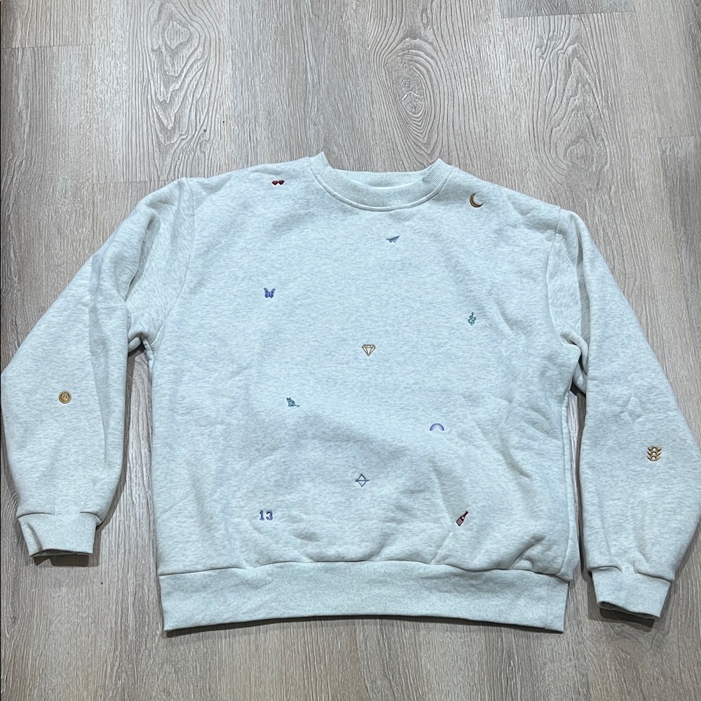 EUC Mojo Provo Taylor Swift Charms Sweatshirt